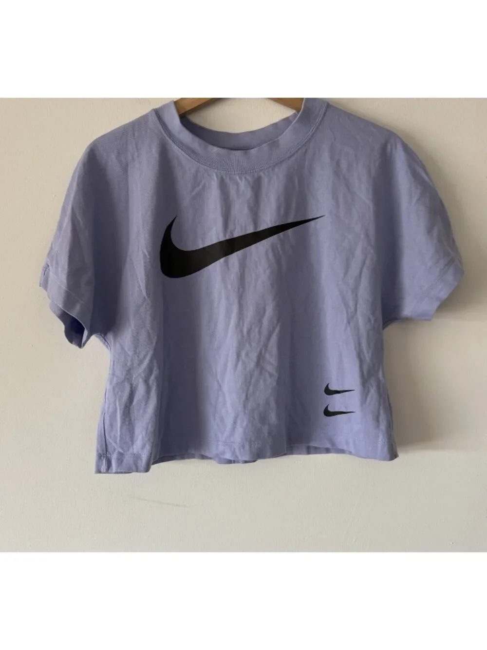 Nike Sportswear Women's Crop Top T-Shirt Purple Sz Medium Athleisure Sporty‎ Gym